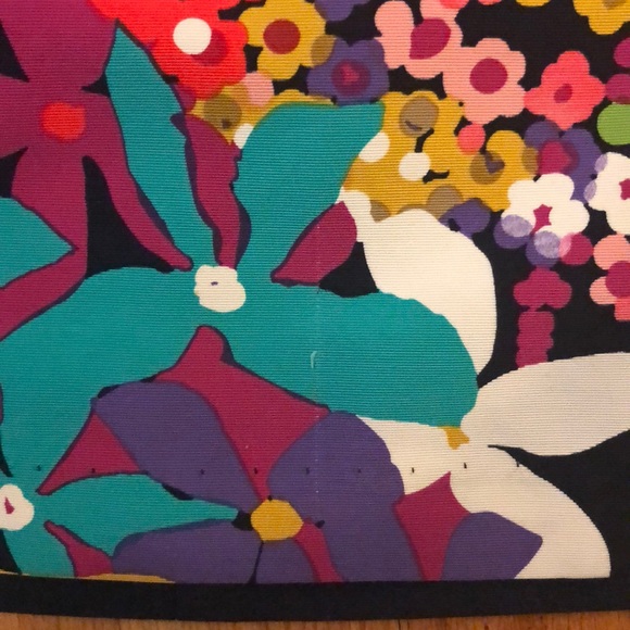 Trina Turk navy floral mini skirt size 2 - Picture 3 of 3